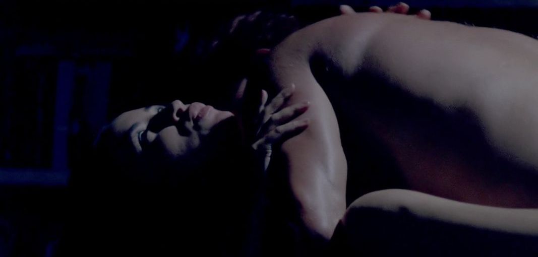 Christian Serratos nud – Poze, porno și scene