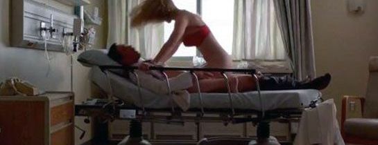 Betty Gilpin nuogos scenos ir pornografiniai vaizdo įrašai bei seksualių pėdų nuotraukos