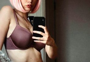 Aimee Lou Wood Γυμνές φωτογραφίες, πορνό και σκηνές