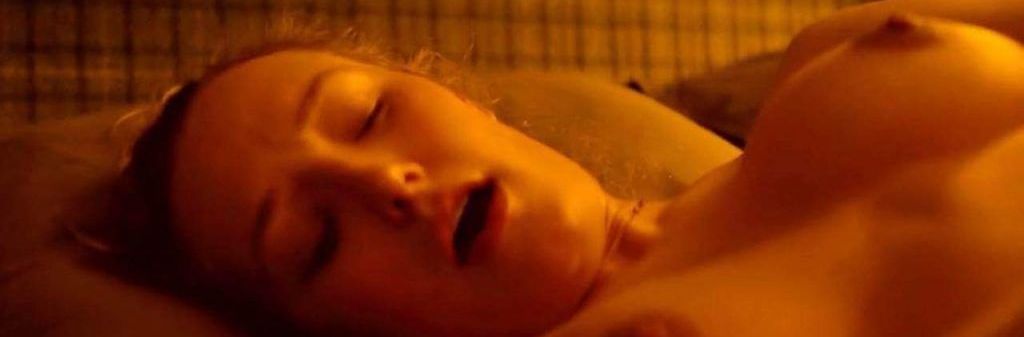 Ine Marie Wilmann Alaston seksi & suullinen elokuvassa 'Koti-ikävä'