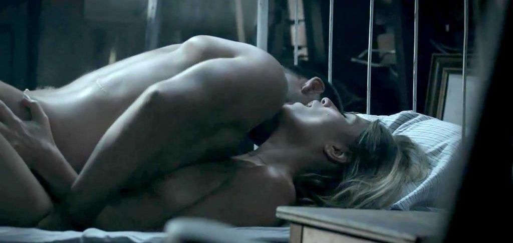 Ivana Milicevic scène de sexe nue de Banshee
