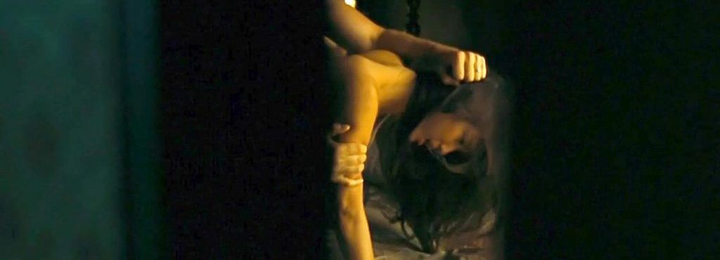 Kelly Hu scène de sexe nue de la ferme